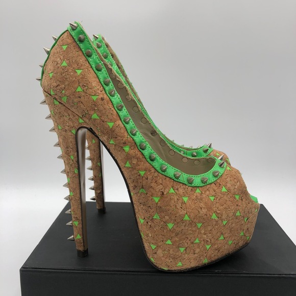 Red Kiss Platform Heels Women's Size 6.5 Cork and Green‎ Spike Studded - Picture 6 of 10
